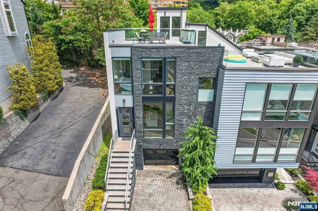 14 Hooks Lane, Edgewater, NJ 07020 - #1