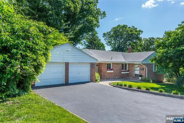 110 Woodlawn Avenue, Clifton, NJ 07013