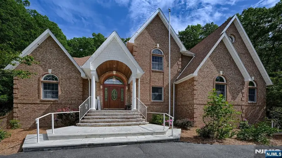 26 Stonehedge Drive, Hardyston, NJ 07460 - #2