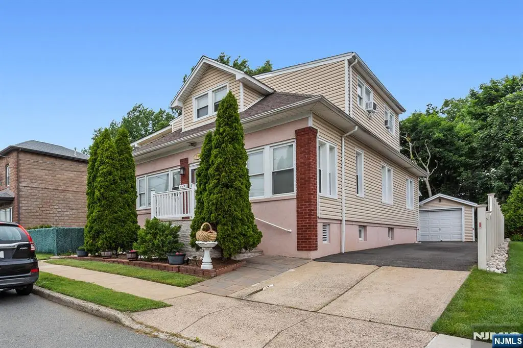 39 Chamberlain Avenue, Elmwood Park, NJ 07407 - #1