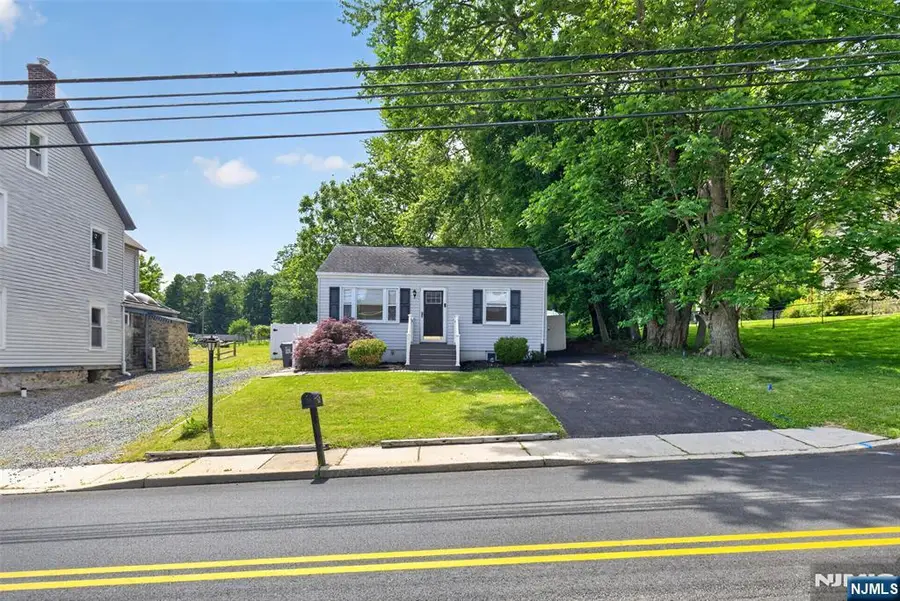 318 Greenwich Street, Stewartsville, NJ 08886 - #3