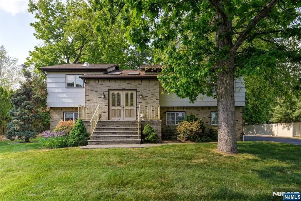 11 Yellow Brick Road, Wayne, NJ 07470 - #1