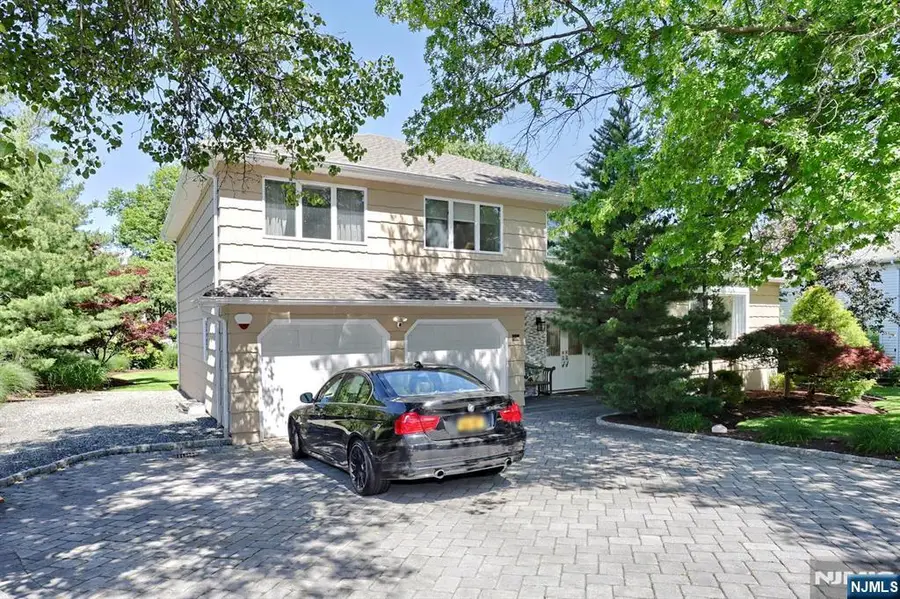 517 Pine Hill Road, Leonia, NJ 07605 - #2