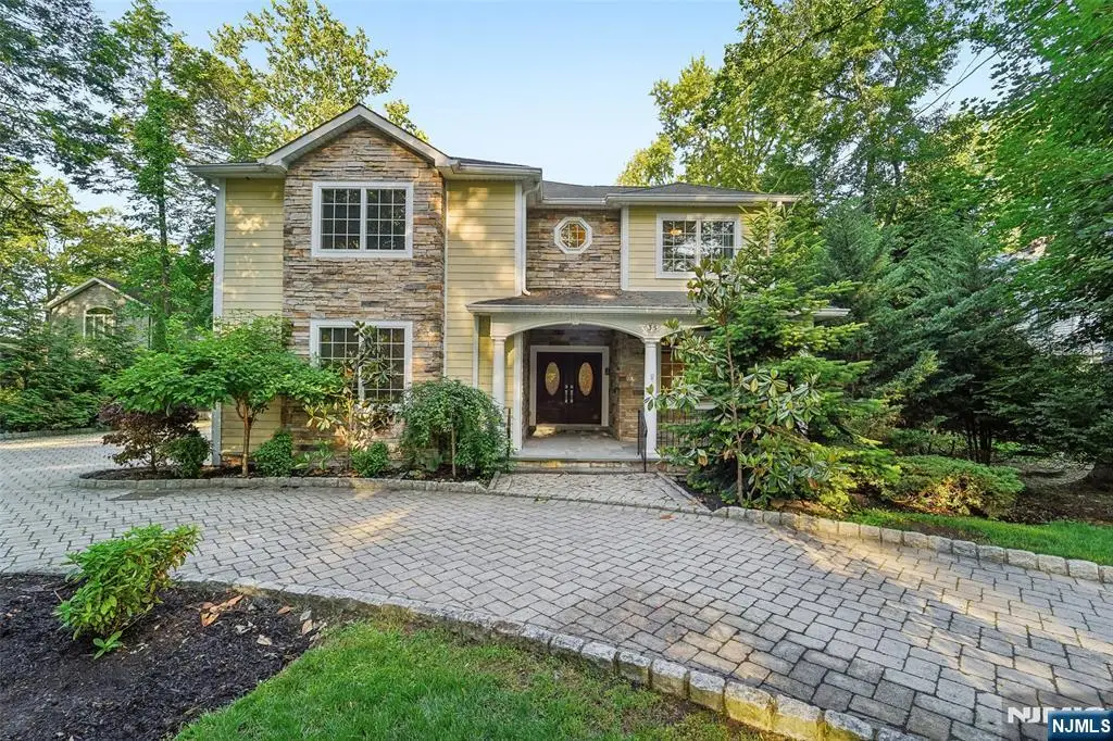 35 Franklin Turnpike, Allendale, NJ 07401 - #1
