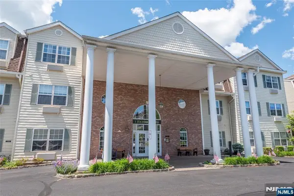 1101 Richmond Road 101, West Milford, NJ 07480