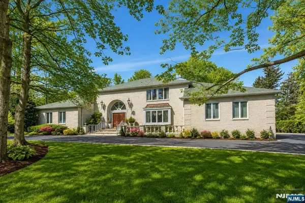 510 Hampton Hill Road, Franklin Lakes, NJ 07417