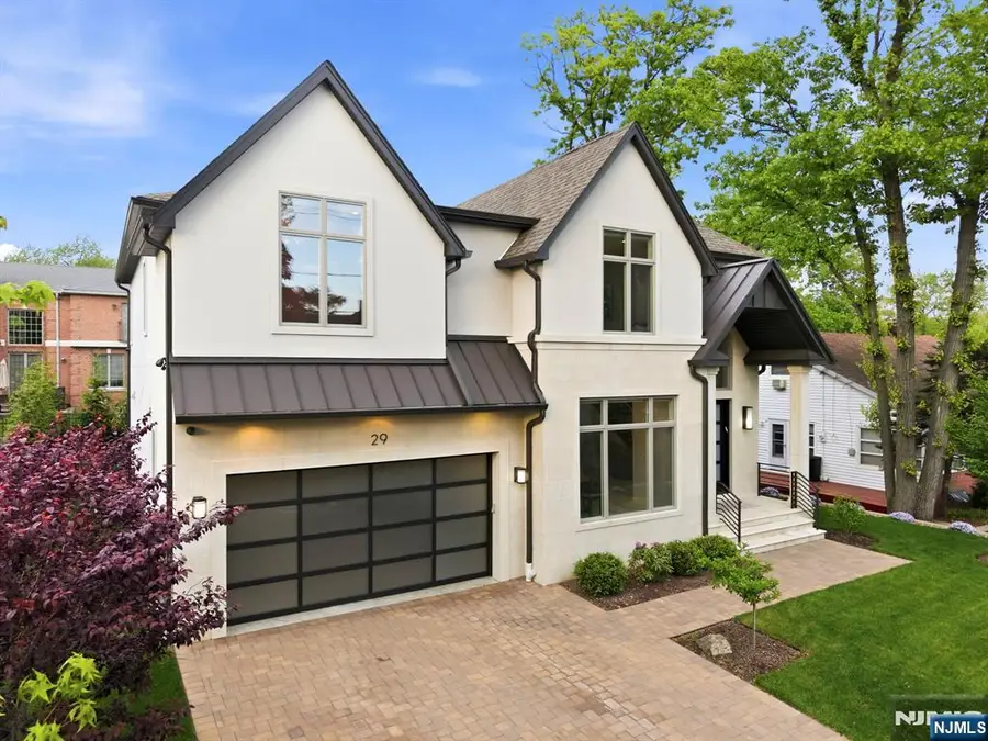 29 Roslyn Avenue, Englewood Cliffs, NJ 07632 - #2