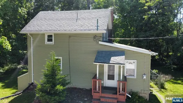 116 Railroad Avenue, Mahwah, NJ 07430
