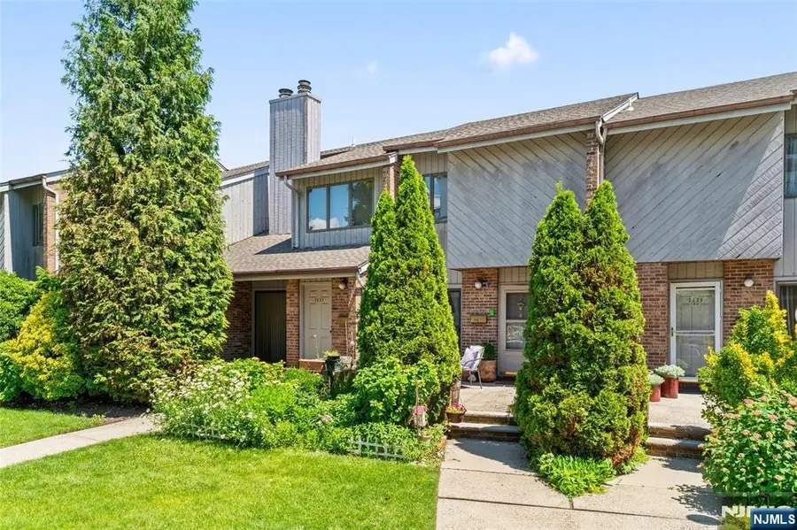 2330 5th Street 8, Fort Lee, NJ 07024 - #2