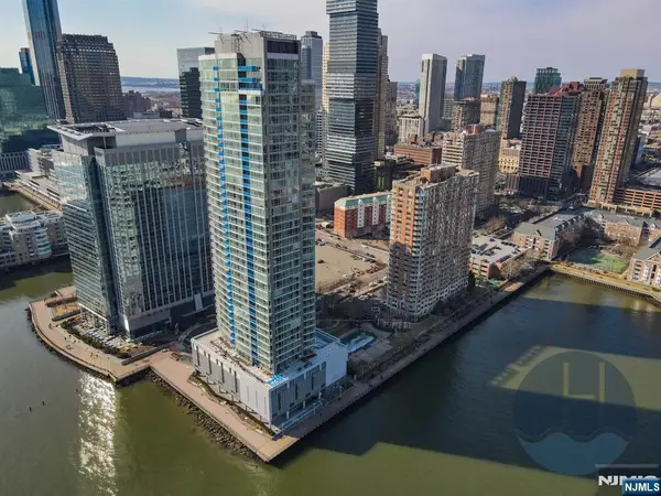 2 2nd Street 1207, Jersey City, NJ 07302