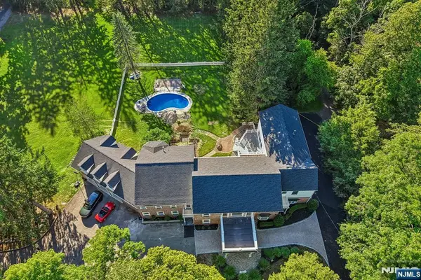 1050 Ramapo Valley Road, Mahwah, NJ 07430