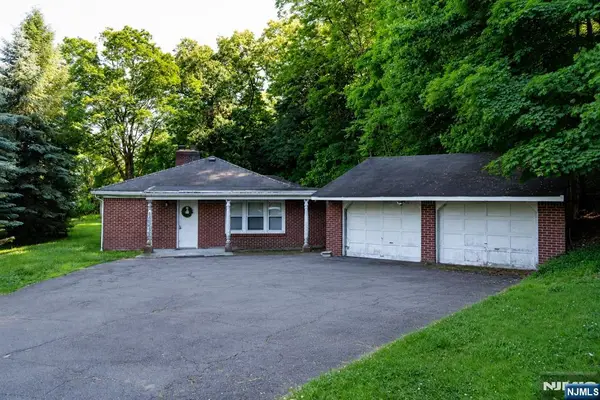 45 Peters Lane, North Haledon, NJ 07508