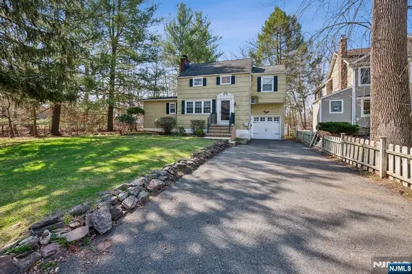 26 N Wardell Road, Livingston, NJ 07039