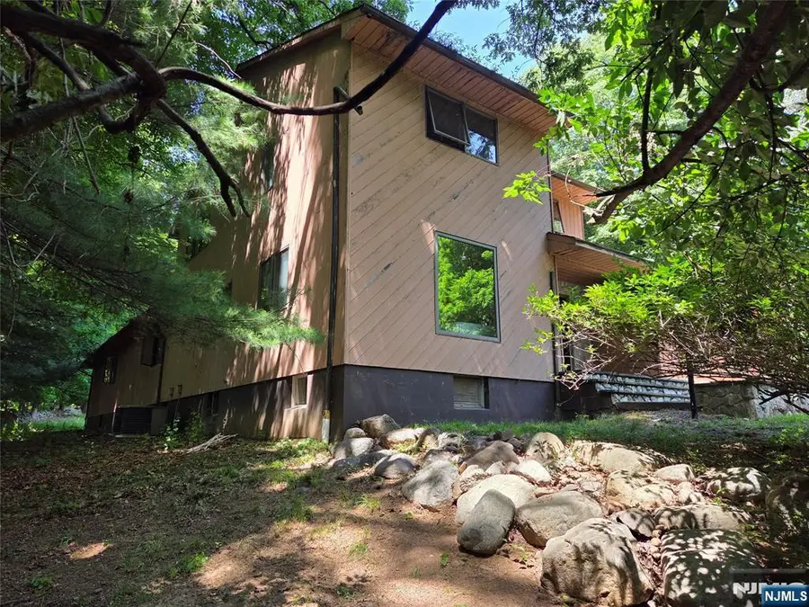 724 Tall Oaks Court, Franklin Lakes, NJ 07417 - #3