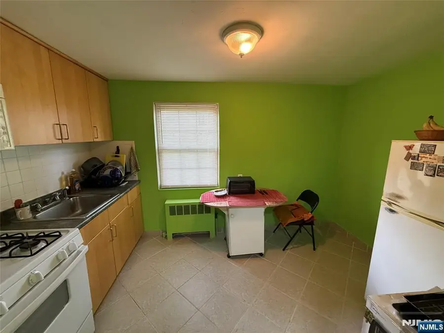 429 Plateau Avenue A, Fort Lee, NJ 07024 - #2