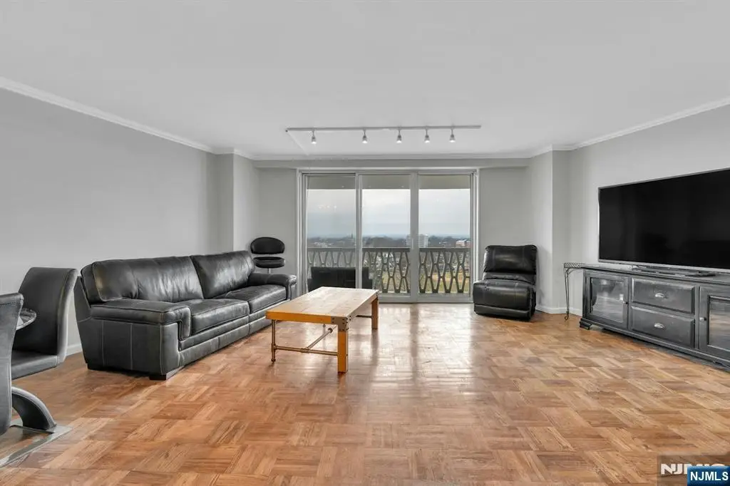 2000 Linwood Avenue 9E, Fort Lee, NJ 07024 - #1
