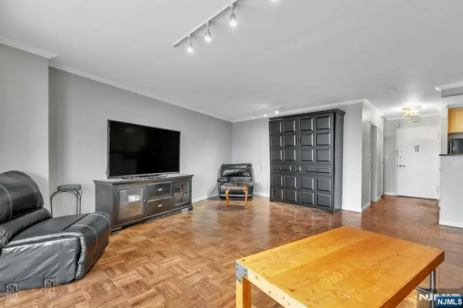 2000 Linwood Avenue 9E, Fort Lee, NJ 07024 - #2