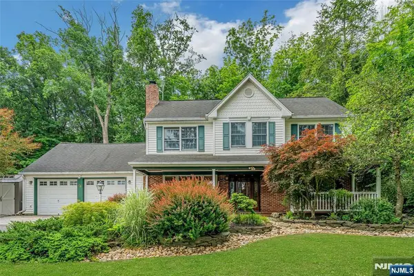 72 Mountain Avenue, Warren, NJ 07059