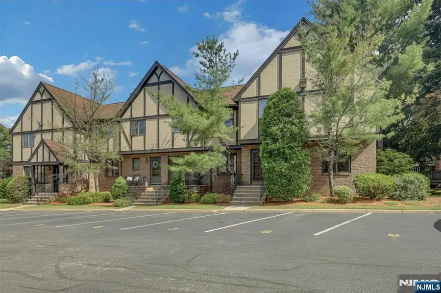 14 Chelsea Court, Ramsey, NJ 07446 - #3