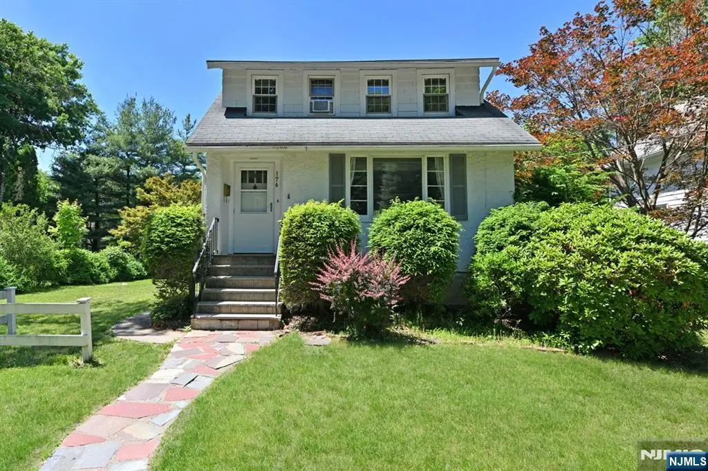 176 Park Avenue, Allendale, NJ 07401 - #1