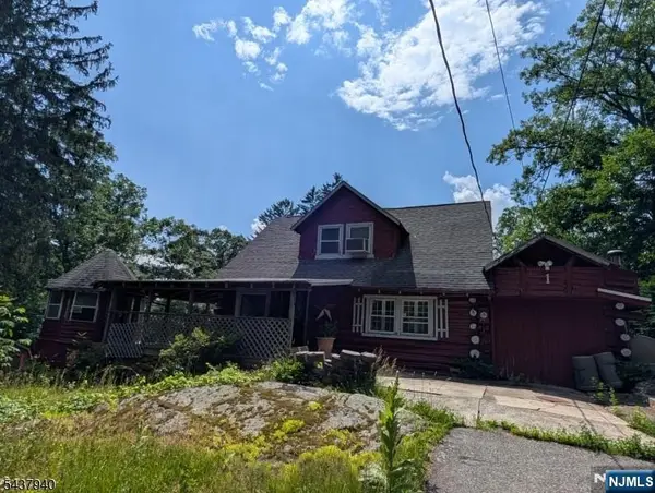 1 Poplar Grove Terrace, West Milford, NJ 07480