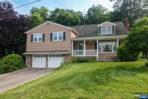 19 McKinley Drive, Rockaway Boro, NJ 07866