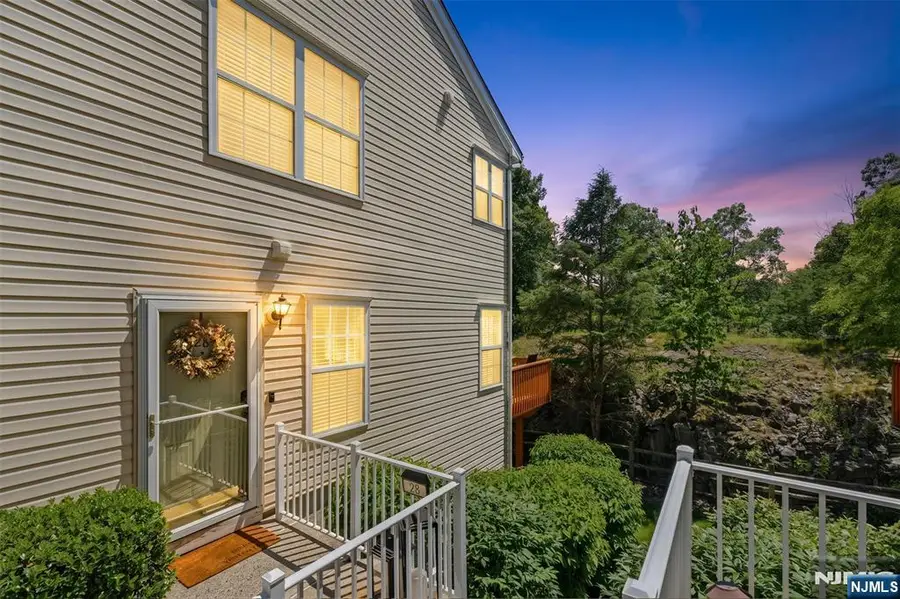28 Mountainside Drive, Pompton Lakes, NJ 07442 - #2