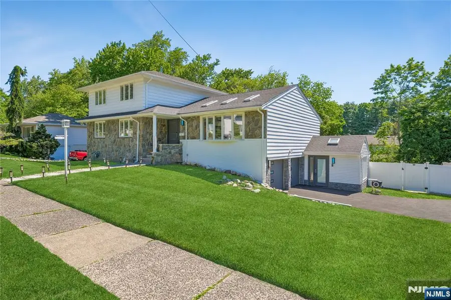 13 Munsey Road, Emerson, NJ 07630 - #2