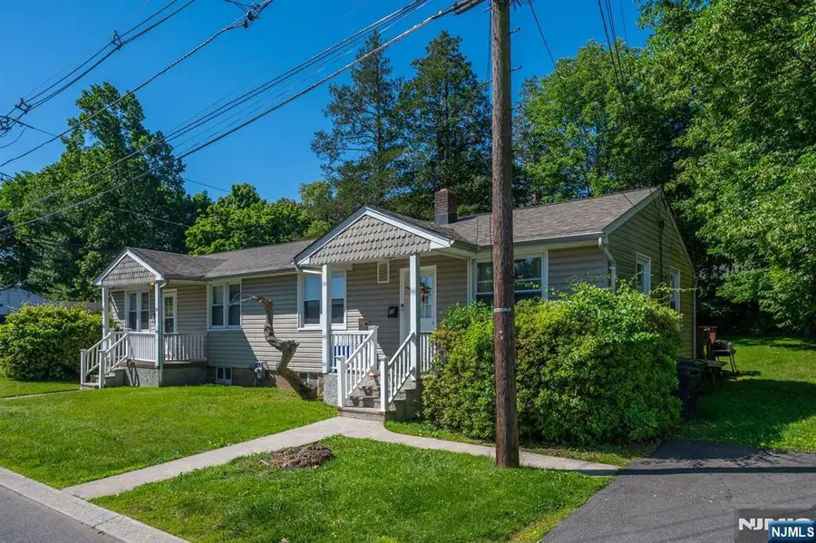 67 Stuyvesant Court, Clifton, NJ 07013 - #2