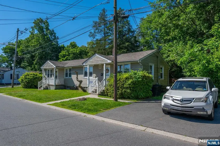 67 Stuyvesant Court, Clifton, NJ 07013 - #3