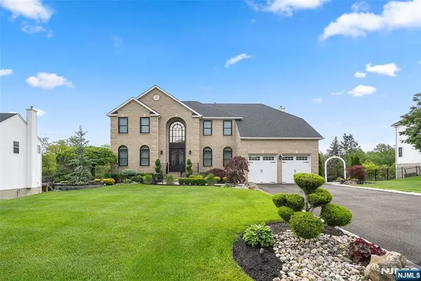 6 Christinalynn Drive, Monroe, NJ 08831