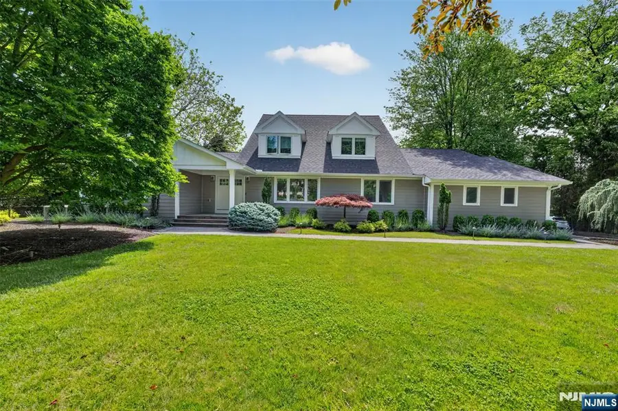 22 Glen Carl Road, Upper Saddle River, NJ 07458 - #2