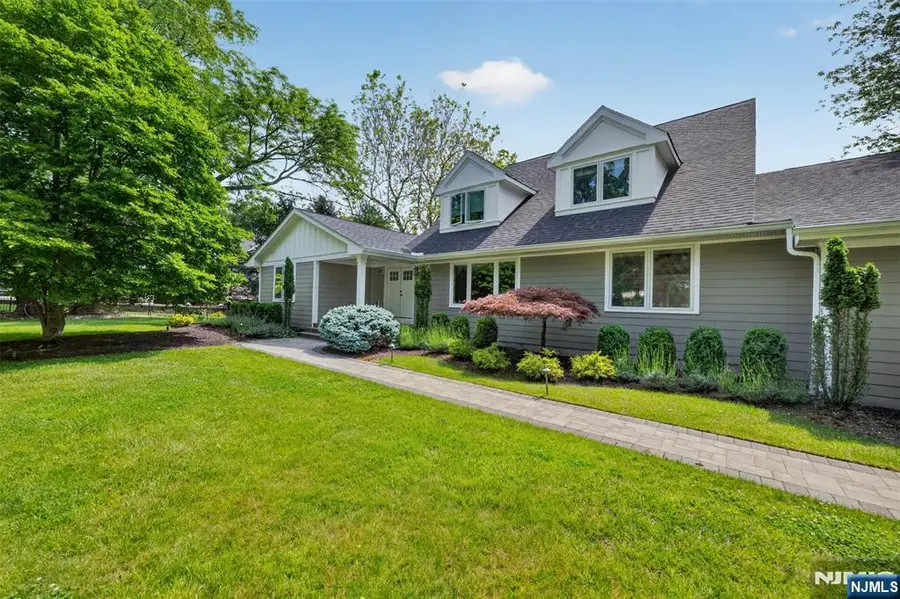22 Glen Carl Road, Upper Saddle River, NJ 07458 - #3