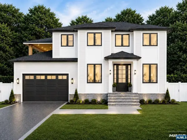 31 Ashwood Drive, Livingston, NJ 07039