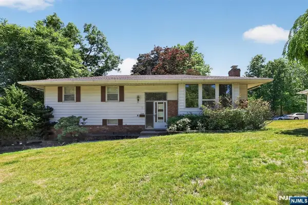 228 Shaw Place, Park Ridge, NJ 07656