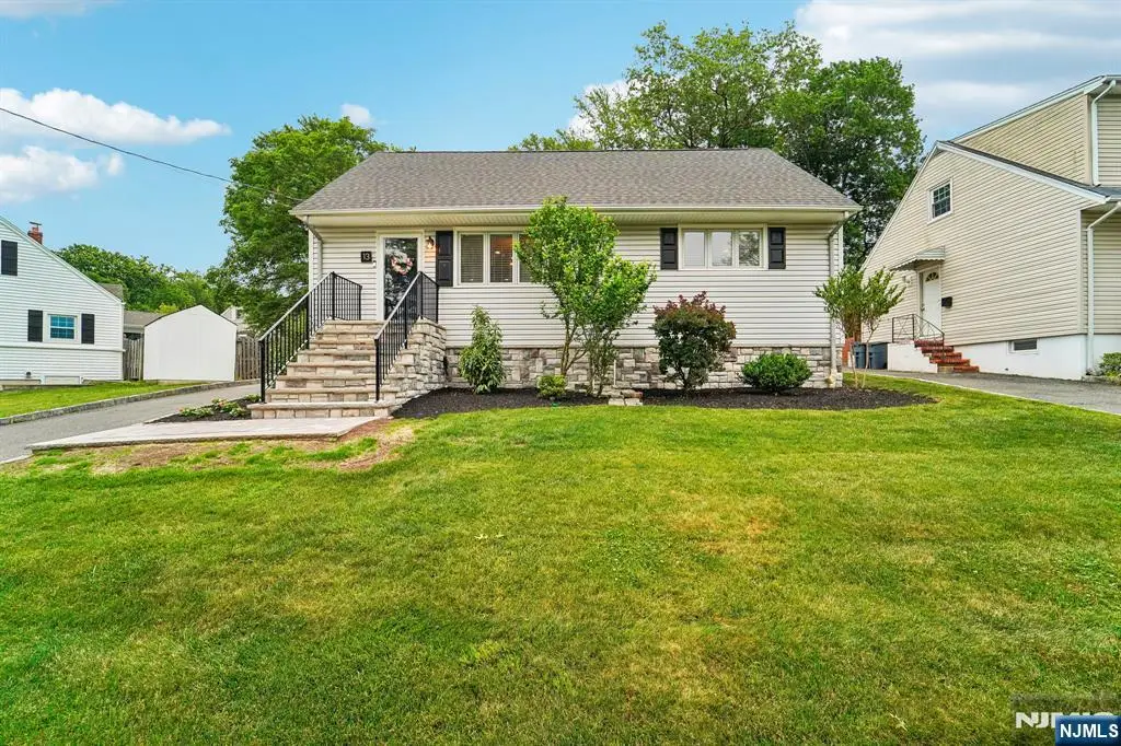13 Crane Terrace, Verona, NJ 07044 - #1