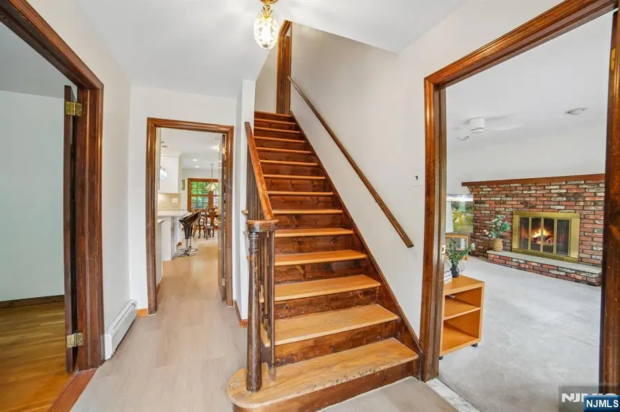 42 Collins Avenue, Ramsey, NJ 07446 - #3