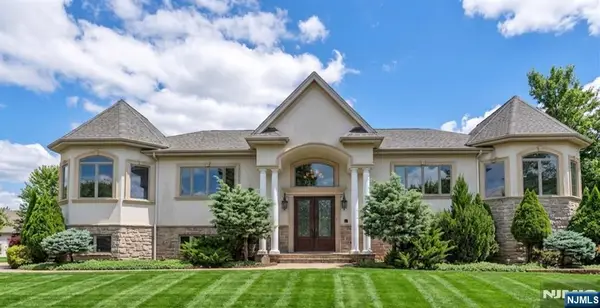 18 Berkshire Place, Englewood Cliffs, NJ 07632