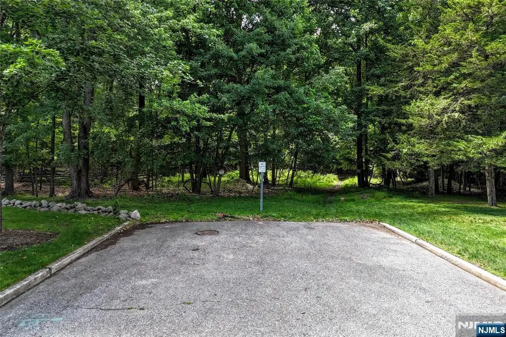10 Monroe Drive, Mahwah, NJ 07430 - #1