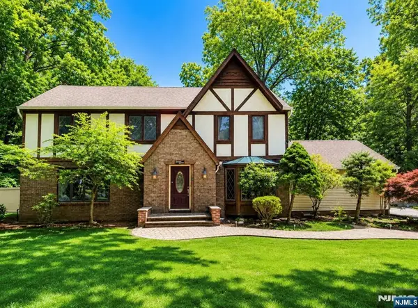 27 Chestnut, Old Tappan, NJ 07675