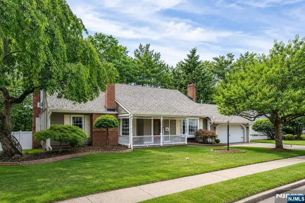 15 Congress Road, Emerson, NJ 07630