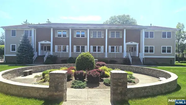 105 Newark Pompton 13, Pequannock Township, NJ 07440