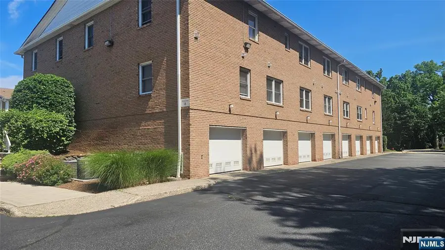 105 Newark Pompton 13, Pequannock, NJ 07440 - #3
