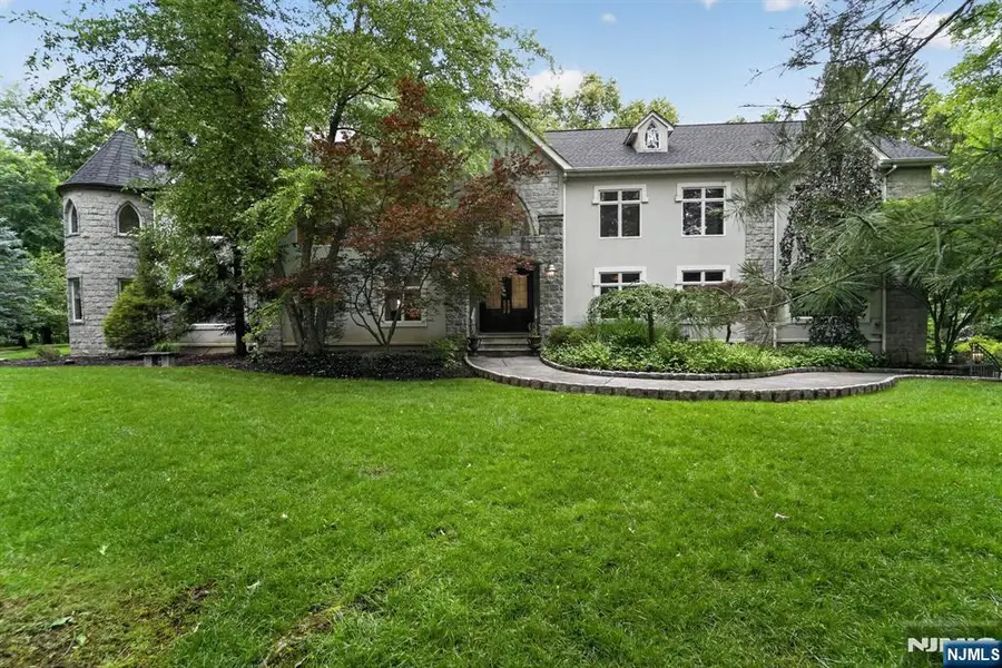 11 Pine Tree Drive, Saddle River, NJ 07458 - #3