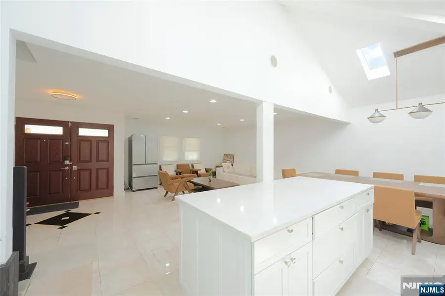 19 Coles Court, River Edge, NJ 07661 - #3