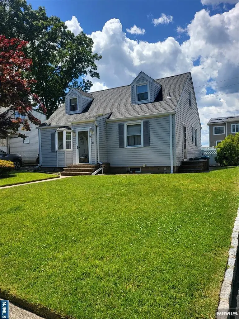 21 Woodland Drive, Hasbrouck Heights, NJ 07604 - #2