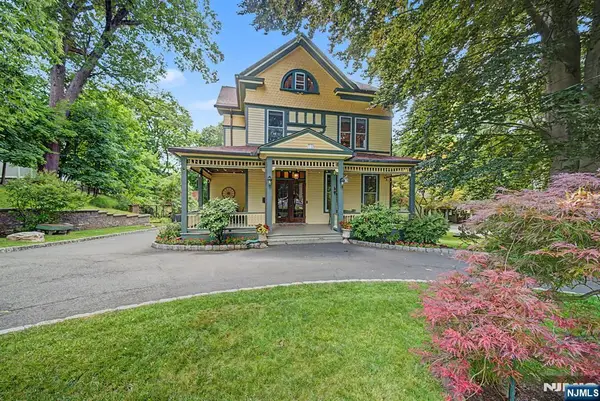 76 Hillside Avenue, Tenafly, NJ 07670