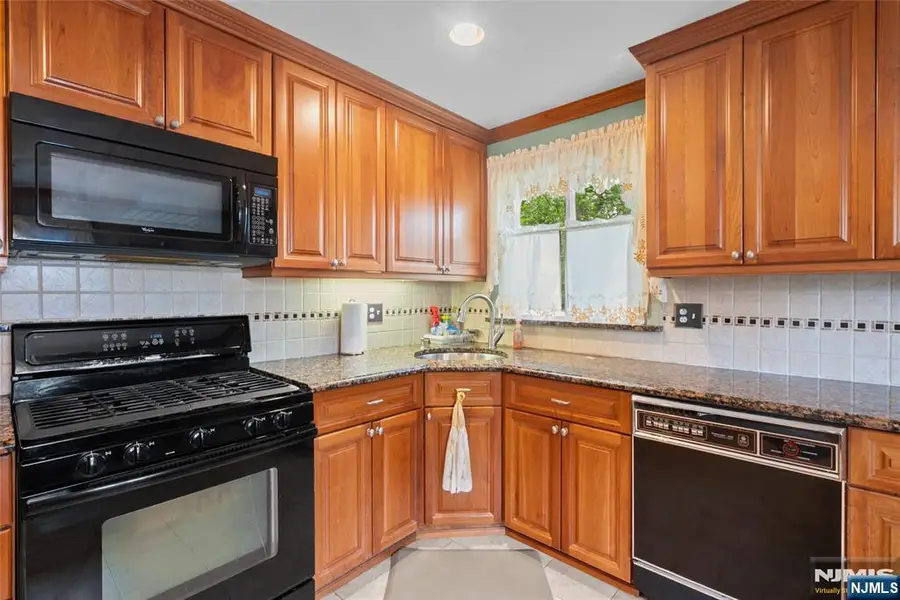 262 Linden Place, New Milford, NJ 07646 - #2