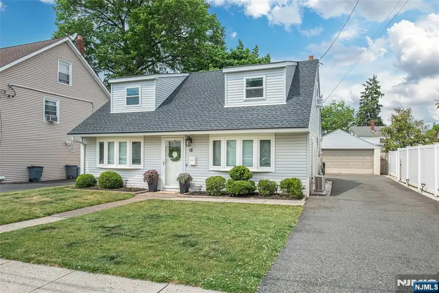 18 Sweetwood Drive, Cedar Grove, NJ 07009 - #2