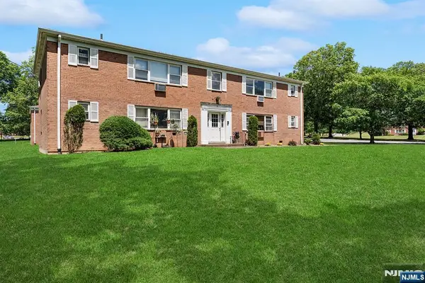 6 Rustic Circle C, Montvale, NJ 07645